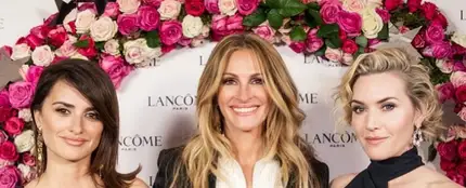 Penélope Cruz, Julia Roberts y Kate Winslet durante una fiesta en Mónaco Penélope Cruz, Julia Roberts y Kate Winslet durante una fiesta en Mónaco