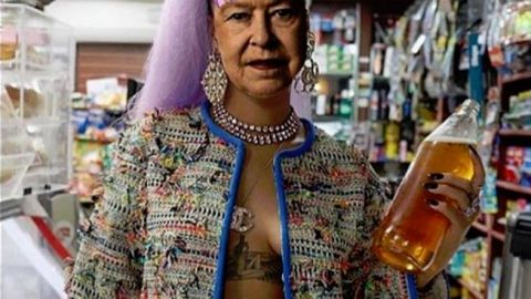 El homenaje de Rihanna a Isabel II