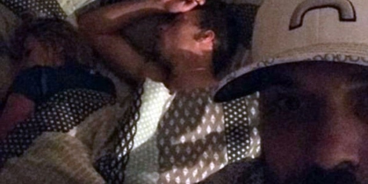 Duston pilla a su novia con otro y se hace un 'selfie'