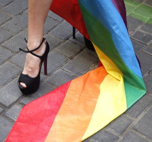 Una bandera del colectivo homosexual Una bandera del colectivo homosexual