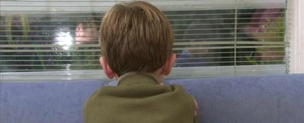 Un niño de espalda Un niño de espalda