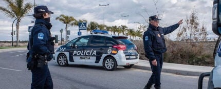 Varios agentes de Policía en Murcia en una imagen de archivo