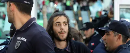 Salvador Sobral, ganador de Eurovisión, a su llegada a Lisboa Salvador Sobral, ganador de Eurovisión, a su llegada a Lisboa