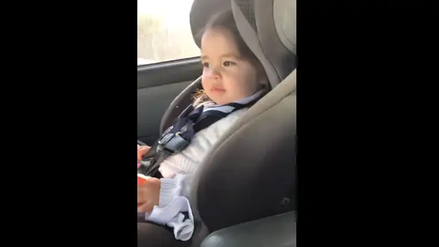 Maddie baila a ritmo de Bruno Mars.