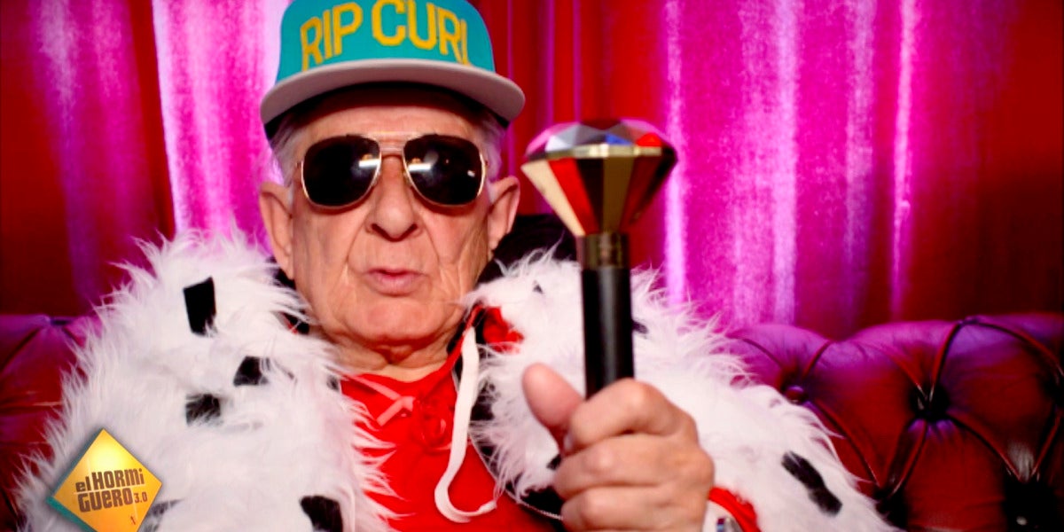 El abuelo Melquiades te enseña cómo componer reggaeton en tan solo 30 segundos