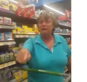 Encontronazo entre una mujer racista y una latina Encontronazo entre una mujer racista y una latina