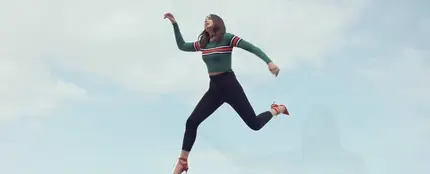 Dua Lipa levita en su último videoclip Dua Lipa levita en su último videoclip