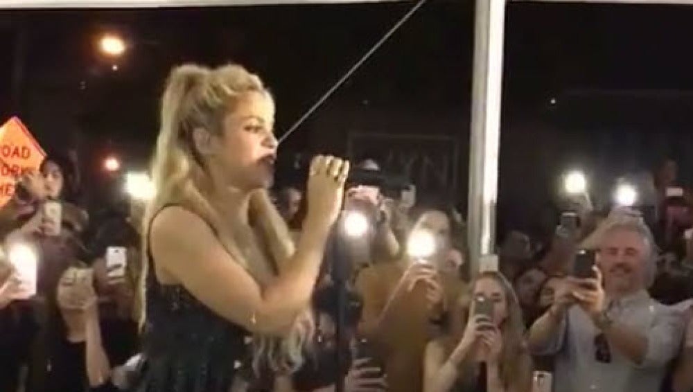 Shakira sorprende a sus fans en Miami
