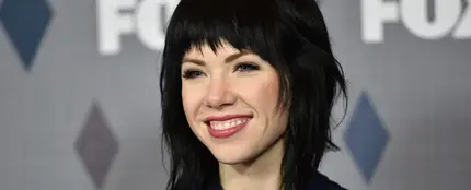 La cantante Carly Rae Jepsen posa en la alfombra de FOX Winter TCA 2016 La cantante Carly Rae Jepsen posa en la alfombra de FOX Winter TCA 2016