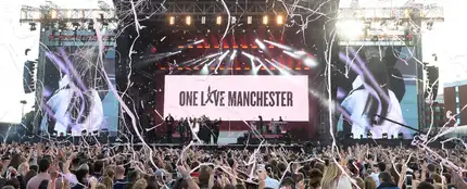 Miles de personas asisten al concierto de Ariana Grande para las víctimas del atentado Miles de personas asisten al concierto de Ariana Grande para las víctimas del atentado