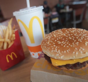 Un menú de McDonald's Un menú de McDonald's