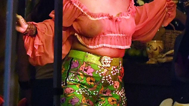Rihanna grabando un v&iacute;deo en Miami