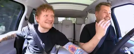 Ed Sheeran le soba la entrepierna a James Corden Ed Sheeran le soba la entrepierna a James Corden
