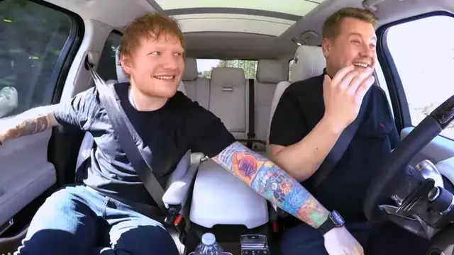 Ed Sheeran le soba la entrepierna a James Corden