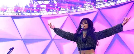 Camila Cabello durante una de sus actuaciones Camila Cabello durante una de sus actuaciones
