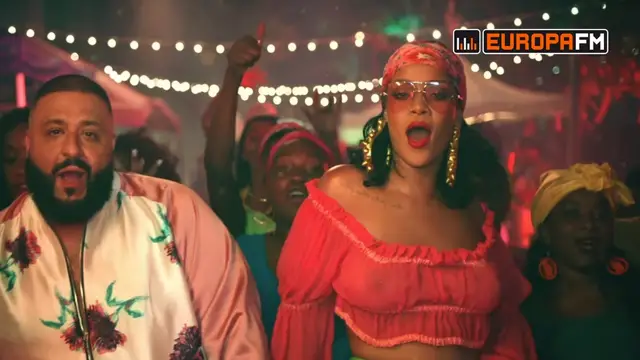 DJ Khaled y Rihanna en el vídeo de 'Wild Thoughts'