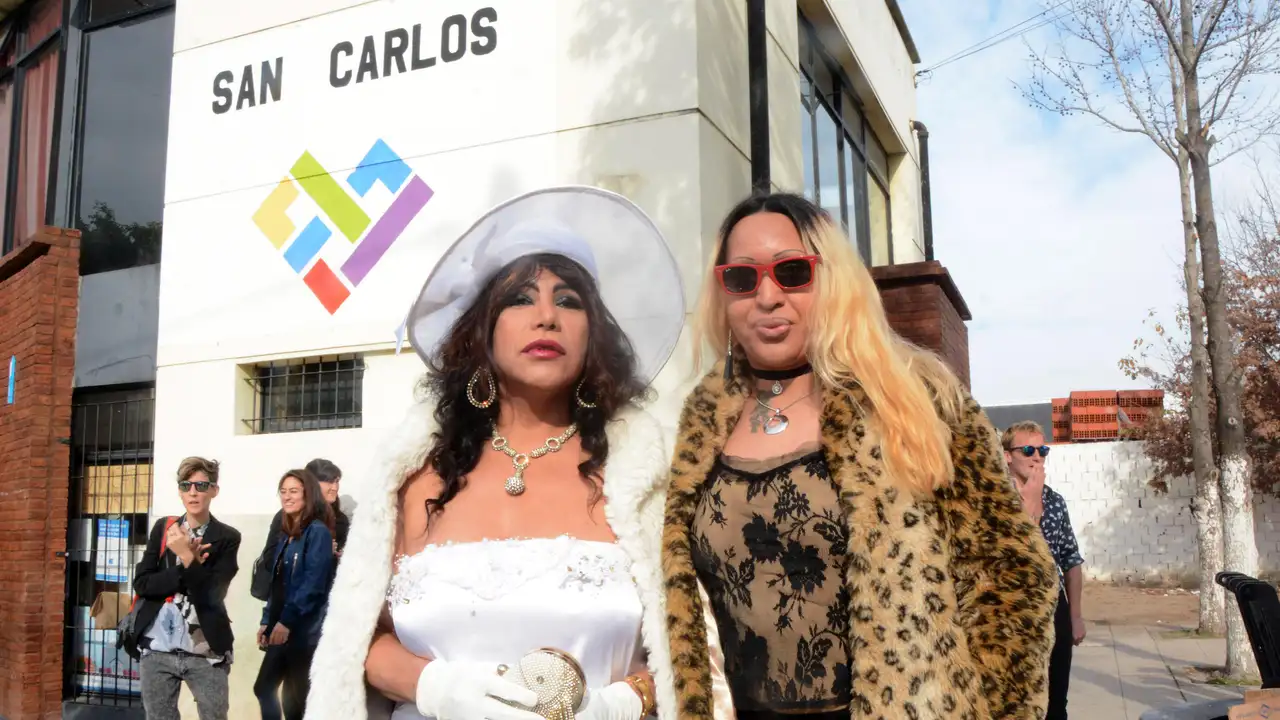 Dos mujeres transexuales contraen matrimonio en Argentina Dos mujeres transexuales contraen matrimonio en Argentina