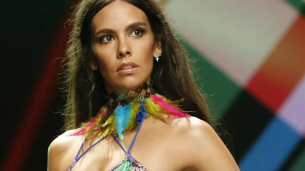 Cristina Pedroche debuta como en la pasarela con un bikini de Calima Cristina Pedroche debuta como en la pasarela con un bikini de Calima