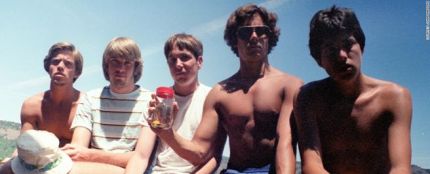 La imagen del grupo de amigos de California en 1982 que dio origen al reto