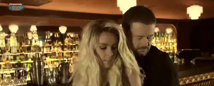 Cristina Pedroche y Miki Nadal se meten en la piel de la Shakira de Vallecas y el Maluma maño en ‘Fichaje’, el videoclip del Zapeando 900 Cristina Pedroche y Miki Nadal se meten en la piel de la Shakira de Vallecas y el Maluma maño en ‘Fichaje’, el videoclip del Zapeando 900