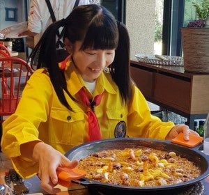 Moeazu, la japonesa que se come 11 paellas en 3 días Moeazu, la japonesa que se come 11 paellas en 3 días