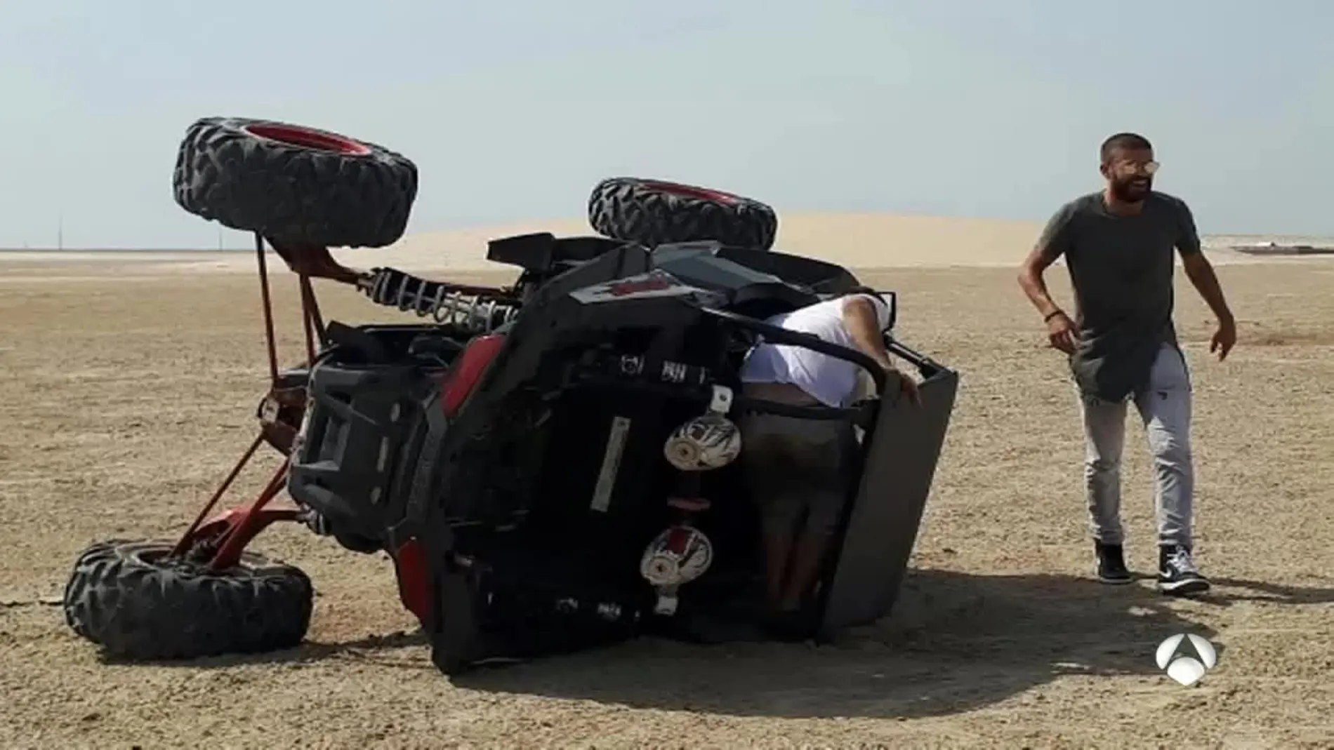 Gerard Piqué, tras su accidente con un buggy Gerard Piqué, tras su accidente con un buggy