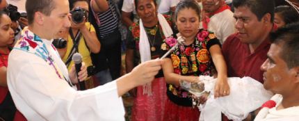 El alcalde de un pueblo de México se ha casado con un cocodrilo