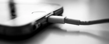 Imagen de un móvil cargando Imagen de un móvil cargando