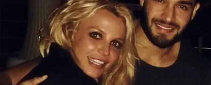 Britney Spears cierra su divorcio con Sam Asghari y vuelve a estar oficialmente soltera Britney Spears cierra su divorcio con Sam Asghari y vuelve a estar oficialmente soltera
