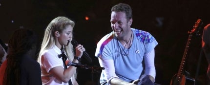 Shakira y Chris Martin durante su actuación en el Global Citizen 2017