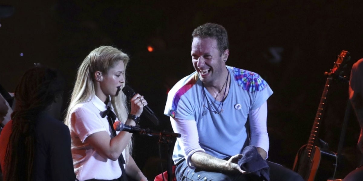 Shakira y Chris Martin durante su actuación en el Global Citizen 2017