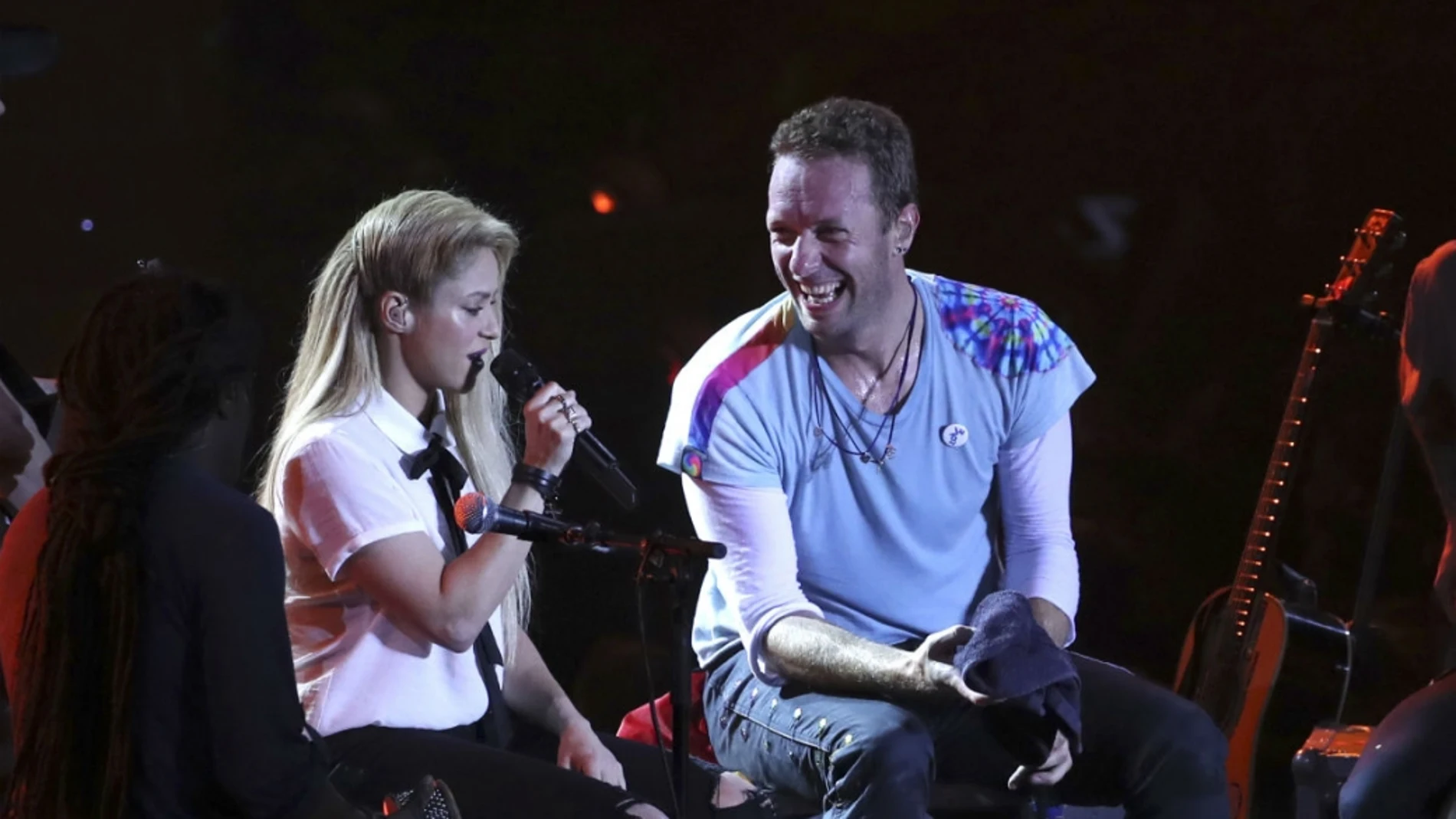 Shakira y Chris Martin durante su actuación en el Global Citizen 2017 Shakira y Chris Martin durante su actuación en el Global Citizen 2017