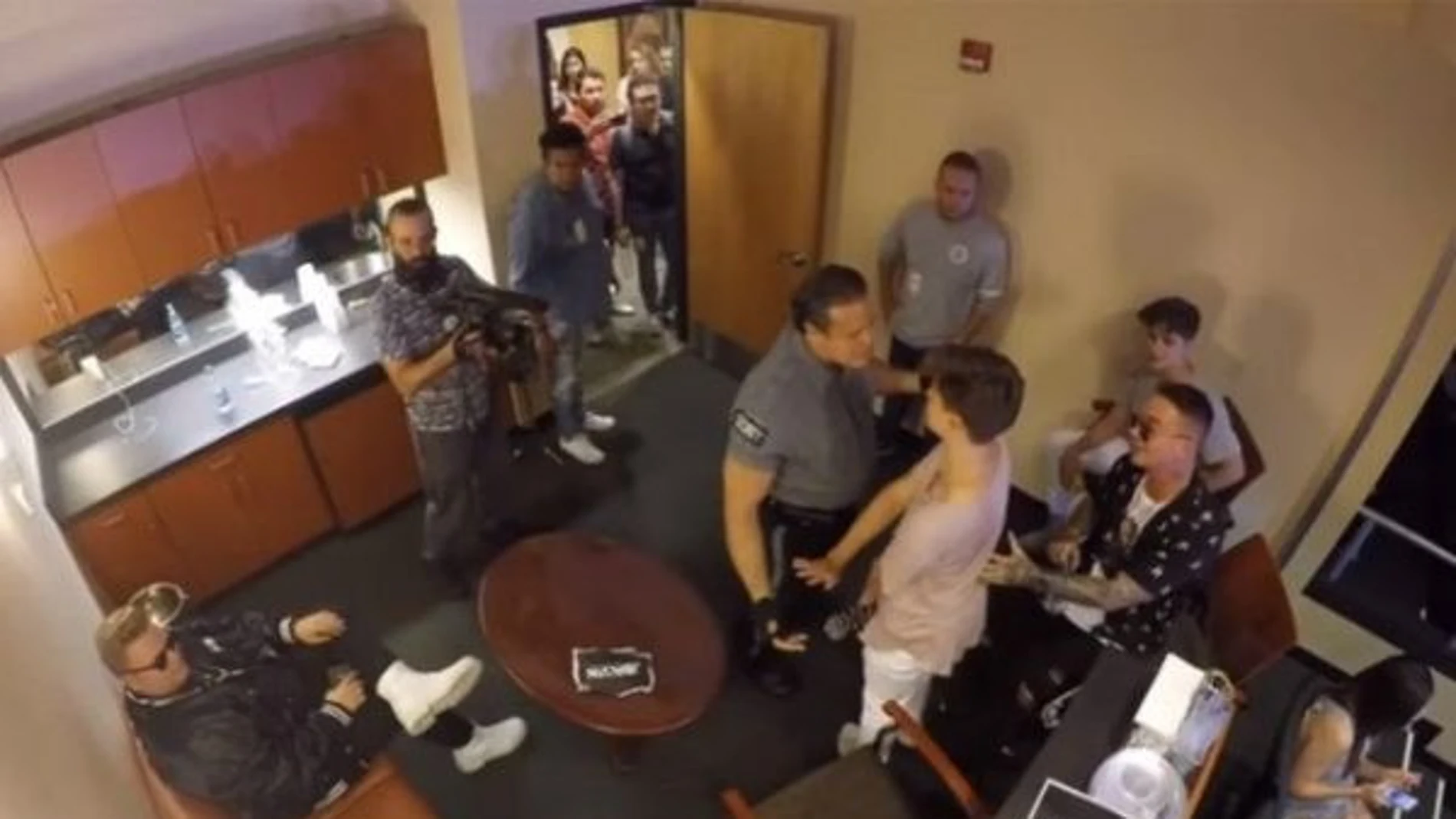 J Balvin 'se enfada' con unos youtubers J Balvin 'se enfada' con unos youtubers