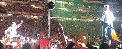 El joven, justo antes de subir al concierto El joven, justo antes de subir al concierto