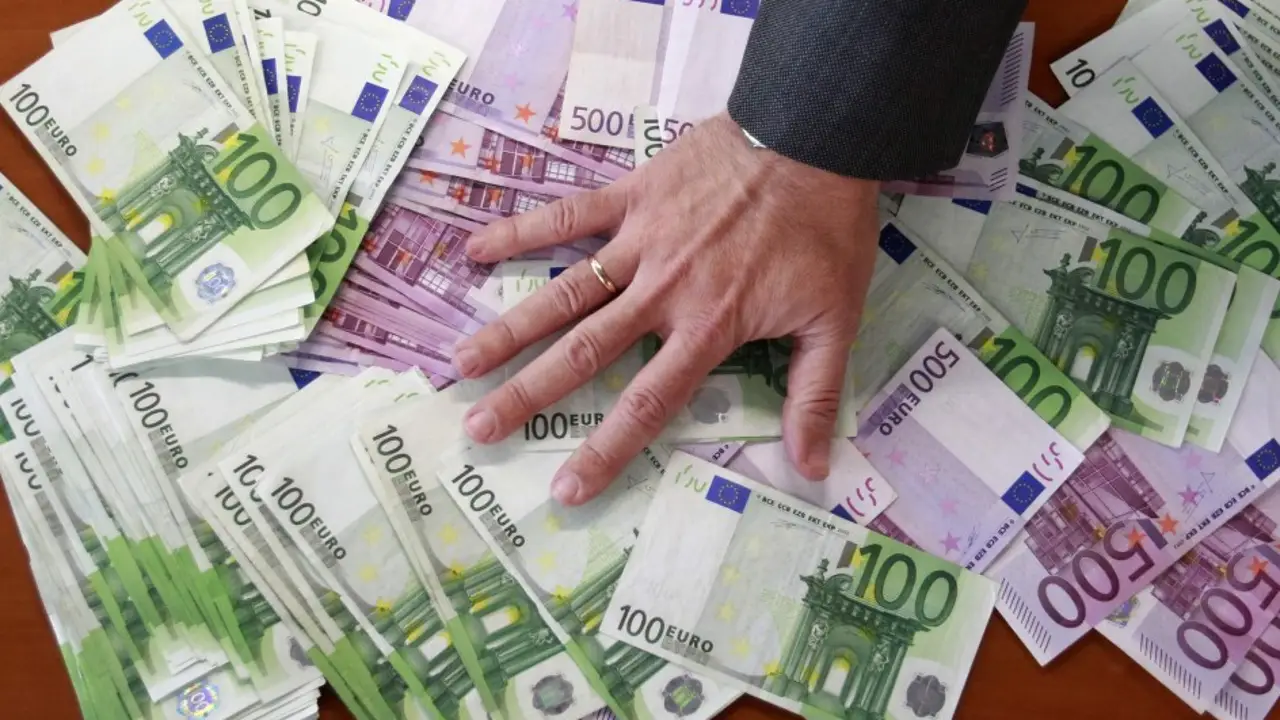 Dinero Dinero