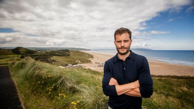 Jamie Dornan en la fotografía para promover el paisaje