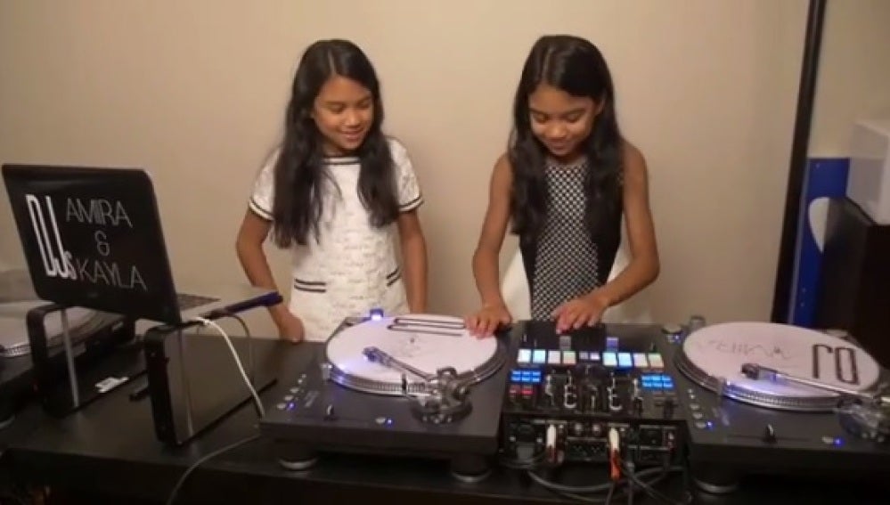 Las DJ Amira y Kayla