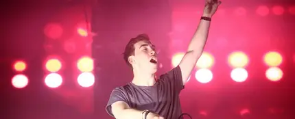 Hardwell durante una sesión Hardwell durante una sesión
