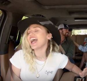 Miley Cyrus canta con su hermana en la nueva entrega de Carpool Karaoke Miley Cyrus canta con su hermana en la nueva entrega de Carpool Karaoke