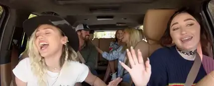 Miley Cyrus canta con su hermana en la nueva entrega de Carpool Karaoke Miley Cyrus canta con su hermana en la nueva entrega de Carpool Karaoke