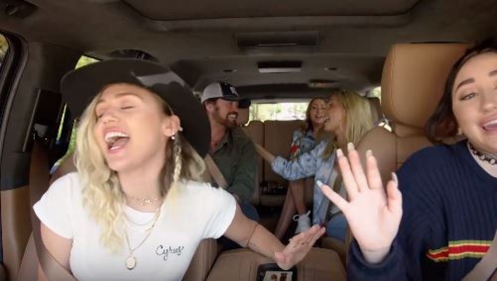 Miley Cyrus canta con su hermana en la nueva entrega de Carpool Karaoke