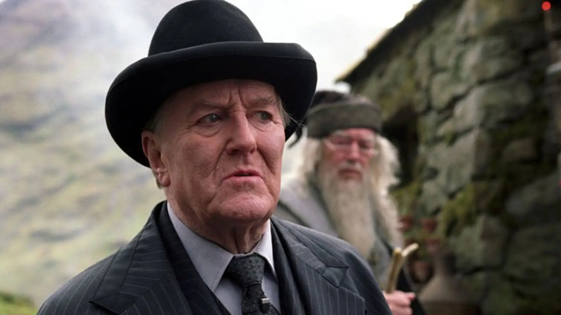 Robert Hardy como Cornelius Fudge Robert Hardy como Cornelius Fudge