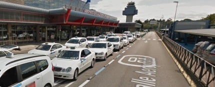 Taxistas c&aacute;ntabros en el Aeropuerto de Santander