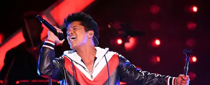 Bruno Mars durante uno de sus conciertos de su gira '24k Magic' Bruno Mars durante uno de sus conciertos de su gira '24k Magic'