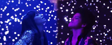 Zendaya y Bruno Mars en el vídeo de &#39;Versace On The Floor&#39;