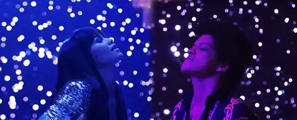 Zendaya y Bruno Mars en el vídeo de 'Versace On The Floor' Zendaya y Bruno Mars en el vídeo de 'Versace On The Floor'