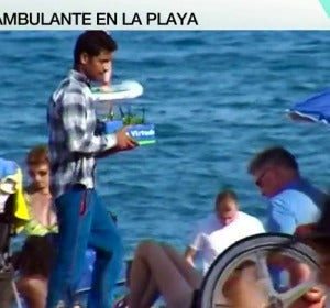 Mojitos contaminados y conflictos con los comerciantes, los problemas de las ventas ambulantes en las playas de Barcelona Mojitos contaminados y conflictos con los comerciantes, los problemas de las ventas ambulantes en las playas de Barcelona