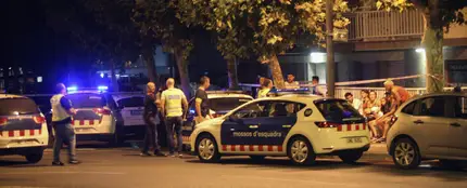 La Policía inspecciona un coche en Cambrils La Policía inspecciona un coche en Cambrils