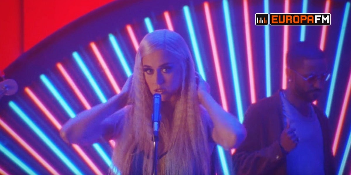 Katy Perry en el vídeo alternativo de 'Feels', de Calvin Harris
