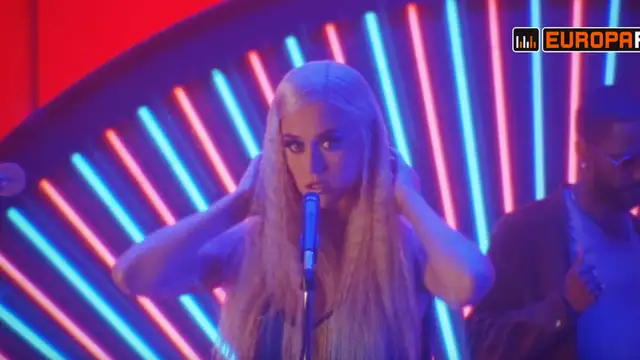Katy Perry en el vídeo alternativo de 'Feels', de Calvin Harris